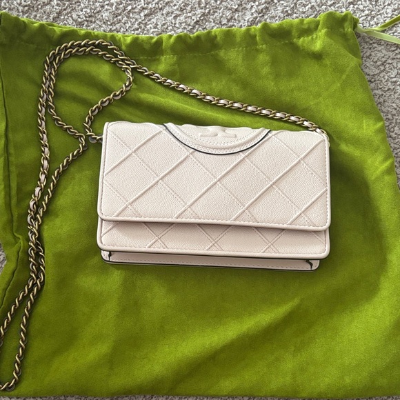 Tory Burch Fleming Soft Grained Wallet Chain Bag like 🆕 - Picture 3 of 11